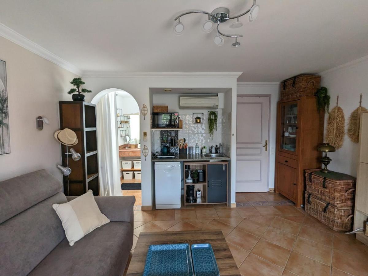 L'Instant Mer - Bord De Mer - Studio Avec Grand Jardin A La Capte Hyeres Luaran gambar